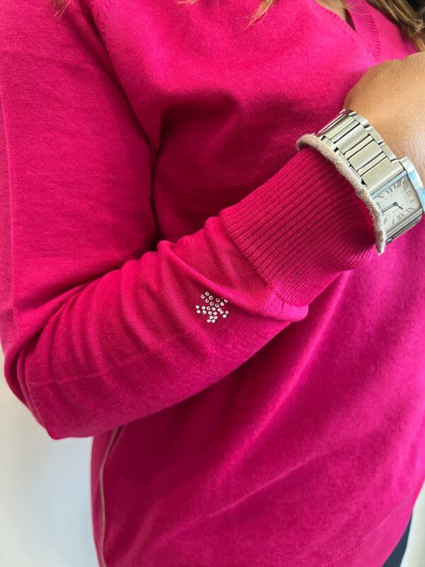 Maglia scollo a V  Over BASIC WHO*S WHO    NERA e FUCSIA - immagine 17