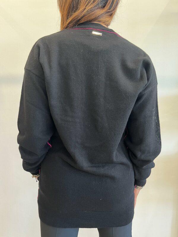 Maglia scollo a V  Over con Paillettes WHO*S WHO - immagine 9