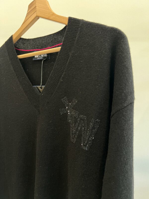 Maglia scollo a V  Over con Paillettes WHO*S WHO - immagine 8