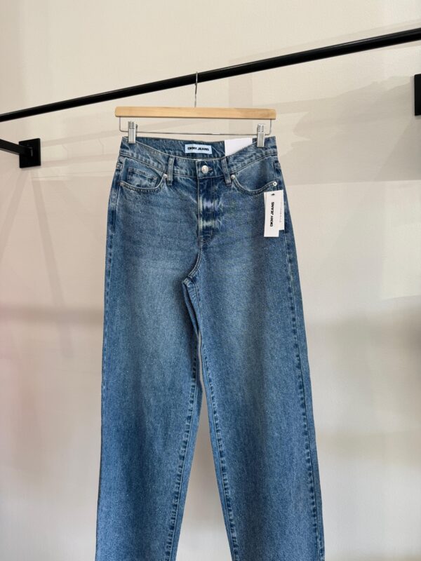 Jeans a vita alta con strass DKNY