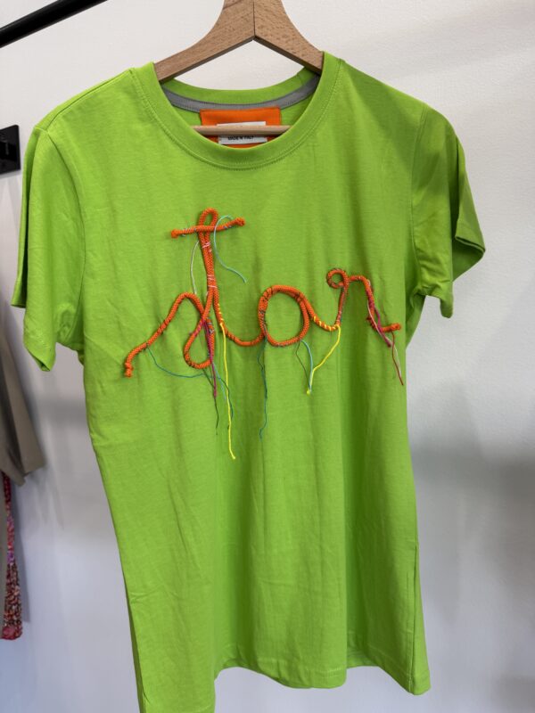 T-Shirt ricamate Femme Rouge by ÀLMALA - immagine 4