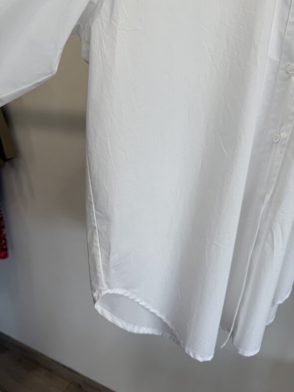 Camicia bianca con pizzo Pink Memories. - immagine 6