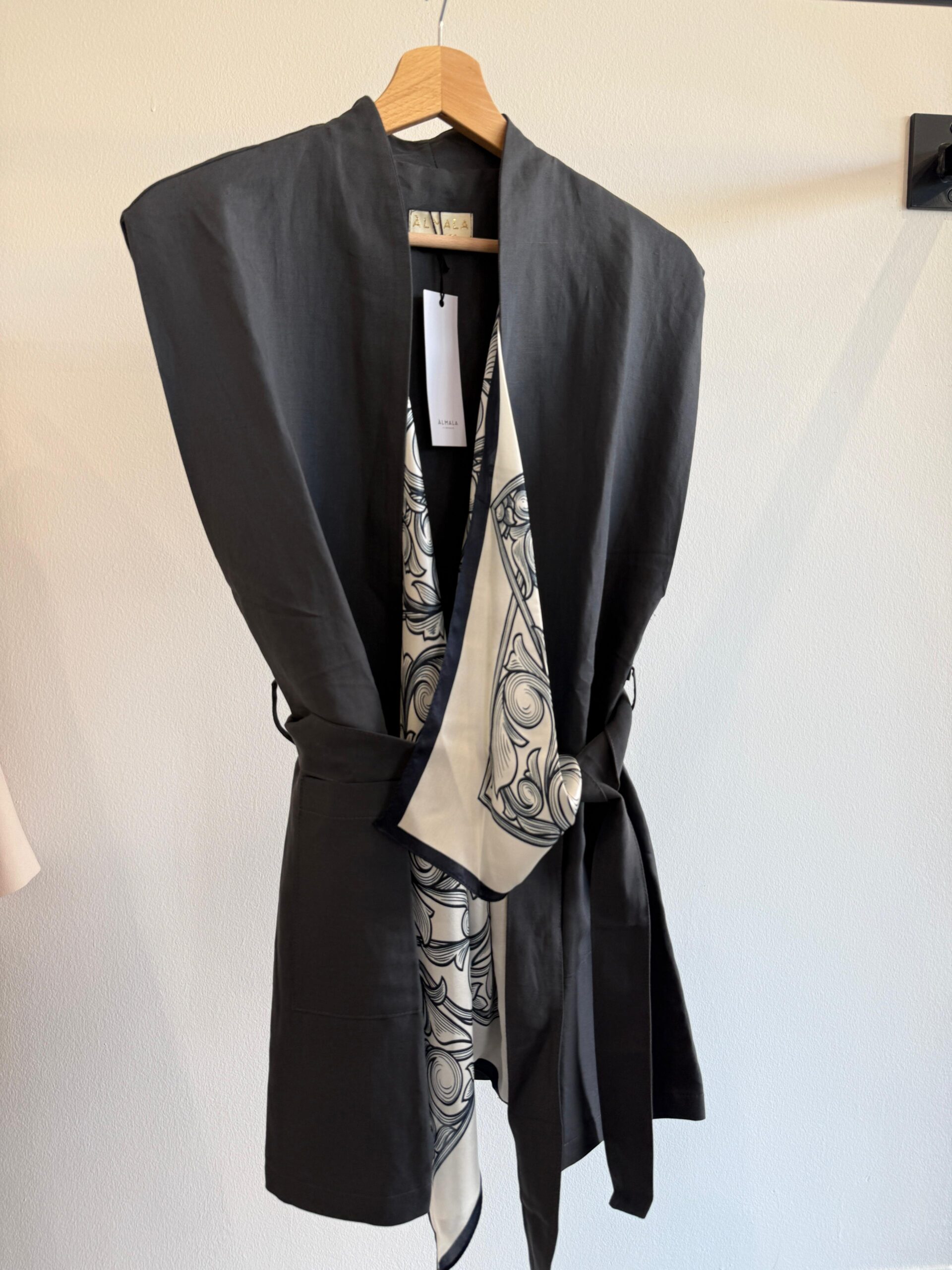Gilet con foulard Àlmala - immagine 19