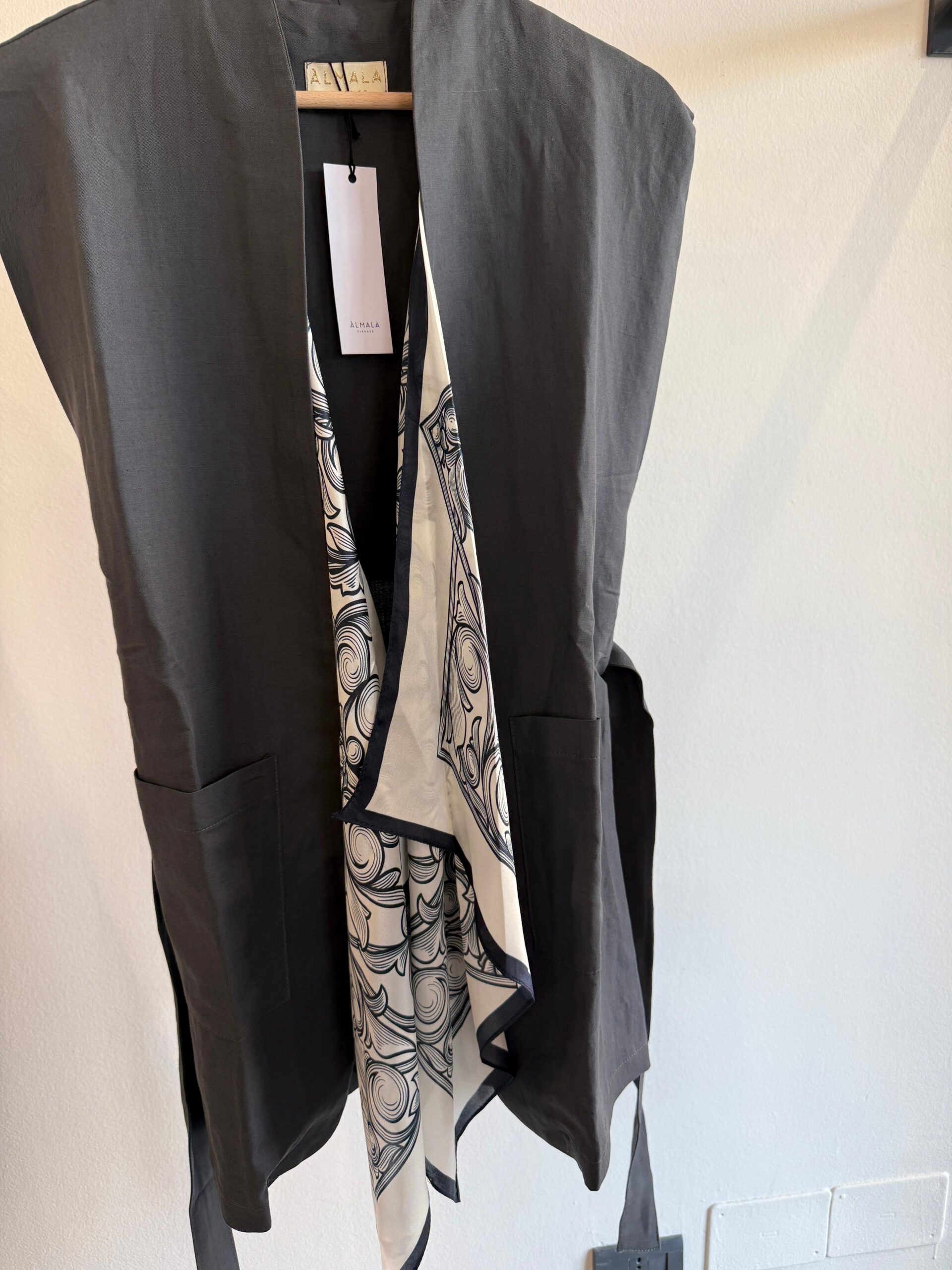 Gilet con foulard Àlmala - immagine 16