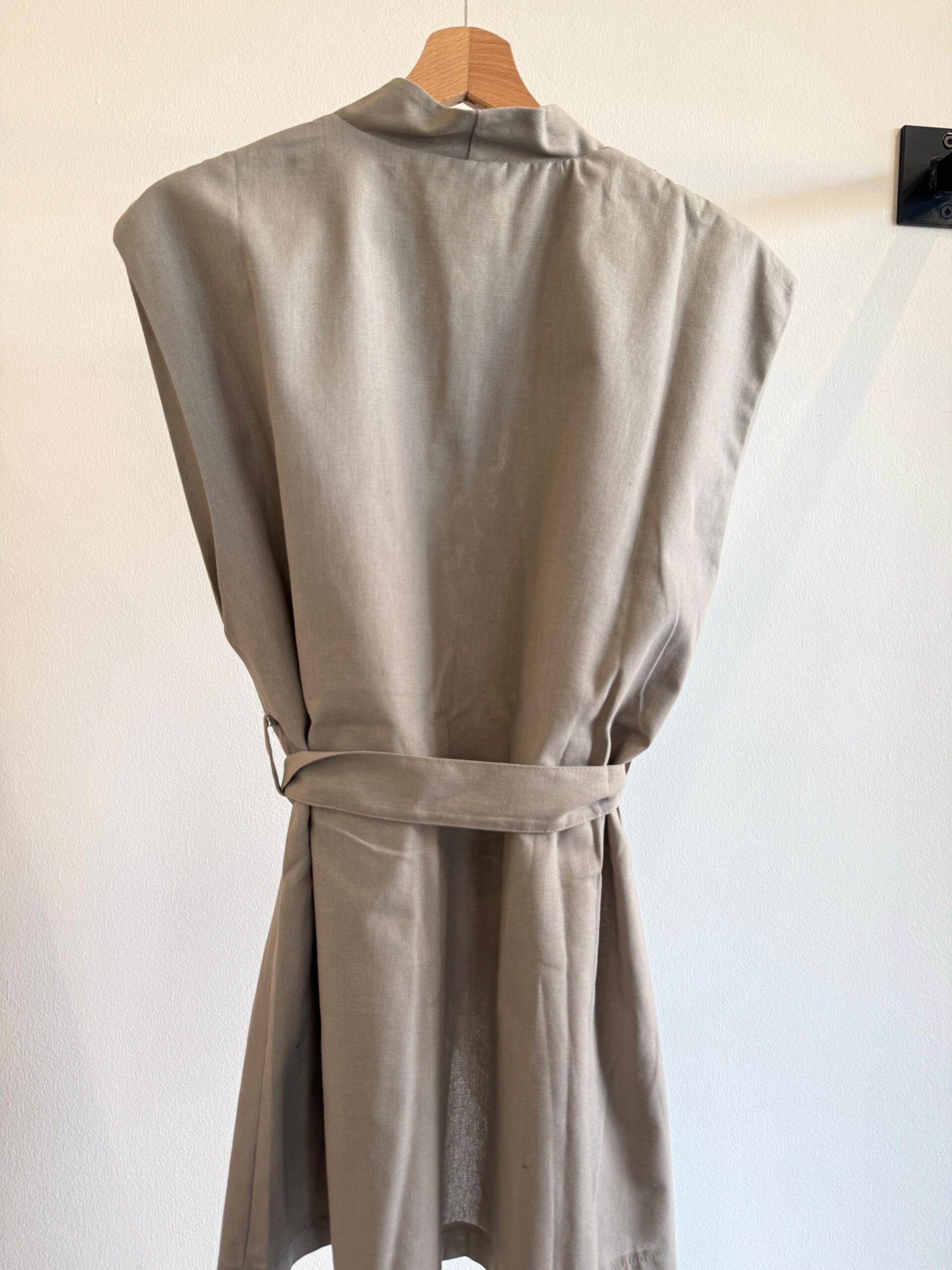 Gilet con foulard Àlmala - immagine 9