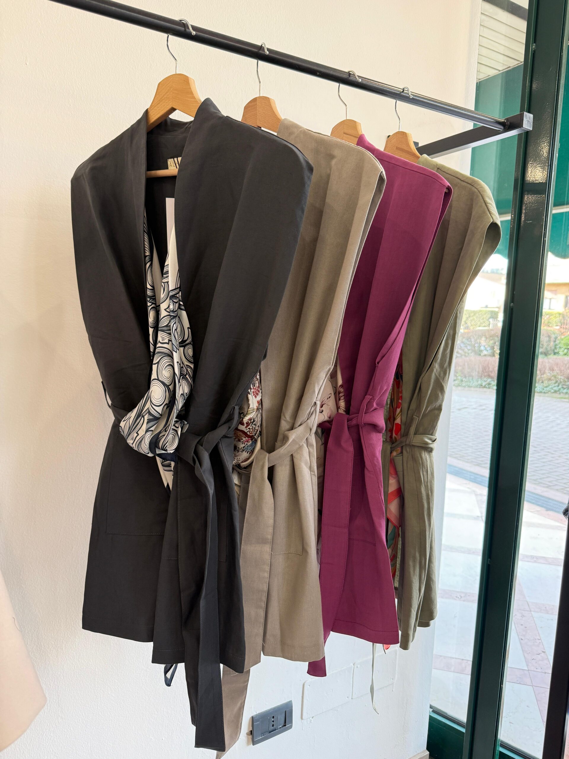 Gilet con foulard Àlmala - immagine 5