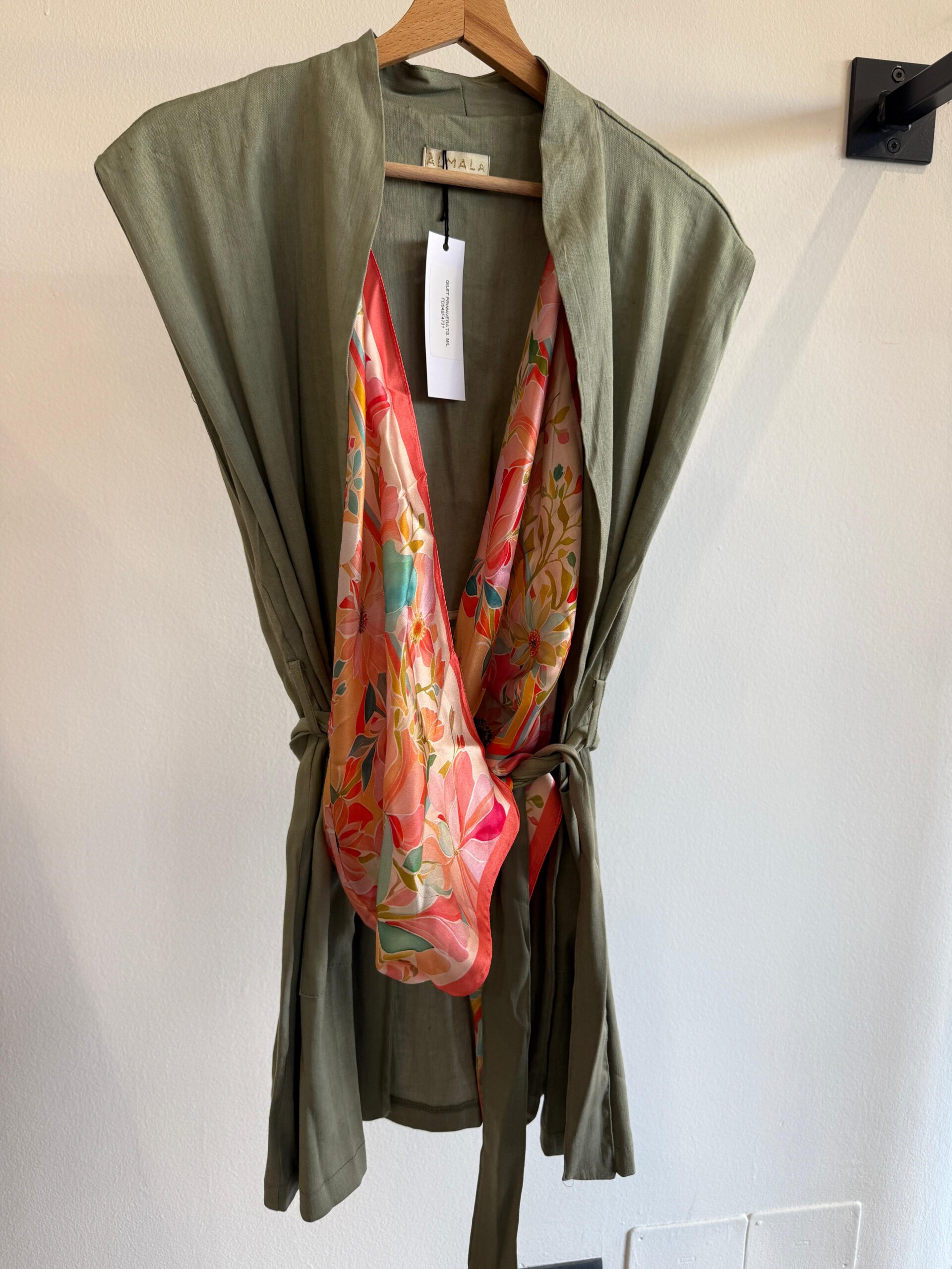 Gilet con foulard Àlmala - immagine 3